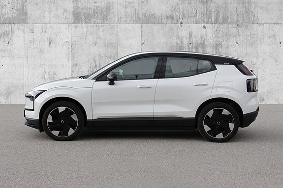 Volvo EX30 4 of 30