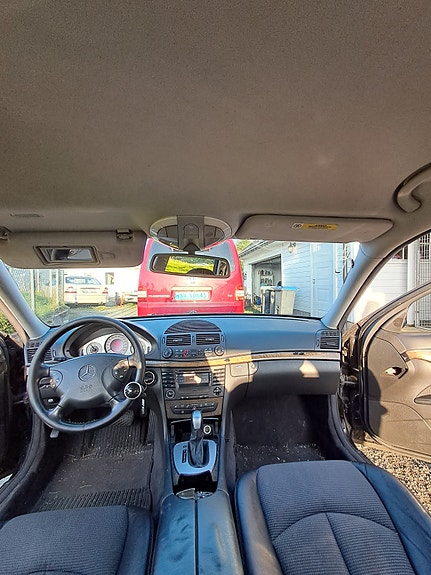 Mercedes-Benz E220 d 10 of 24
