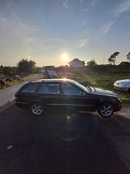 Mercedes-Benz E220 d 4 of 24