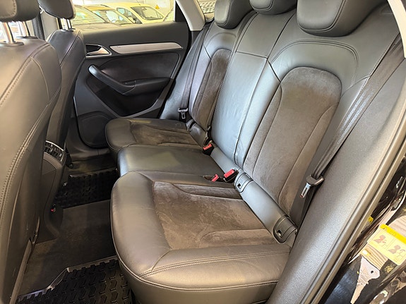 Audi Q3 12 of 30