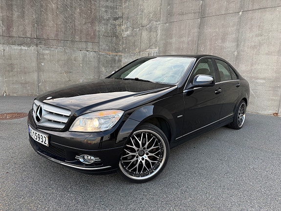 Mercedes-Benz C180 2 of 27