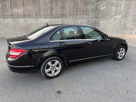 Mercedes-Benz C180 7 of 27