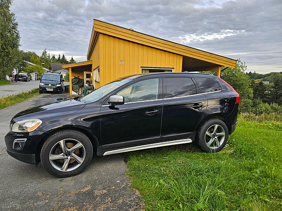 Volvo XC60 3 of 30