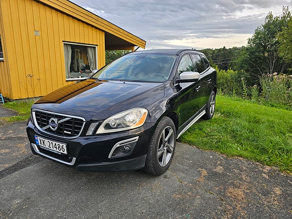 Volvo XC60 2 of 30