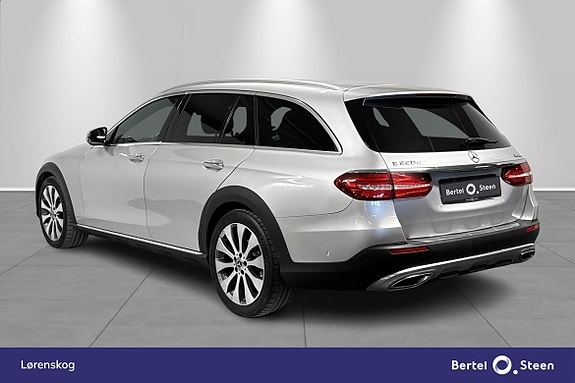 Mercedes-Benz E220 d 3 of 30
