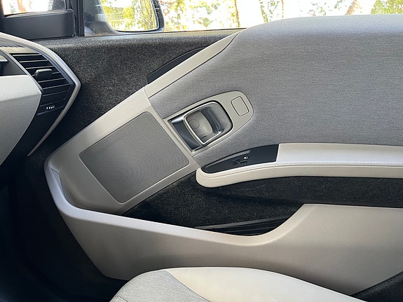 BMW i3 25 of 30