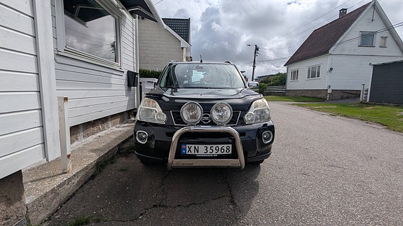 Nissan X-Trail 3 of 10