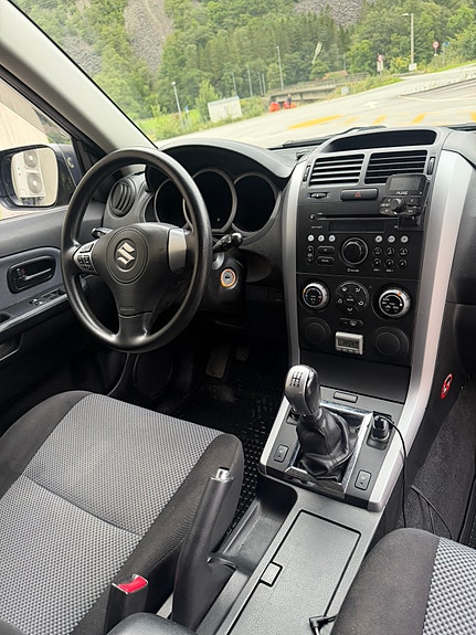 Suzuki Grand Vitara 16 of 21