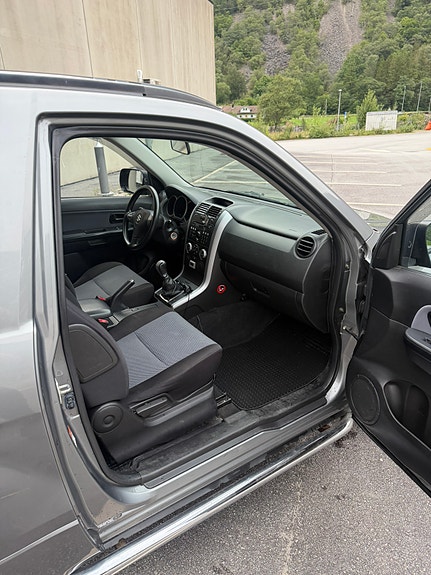 Suzuki Grand Vitara 15 of 21