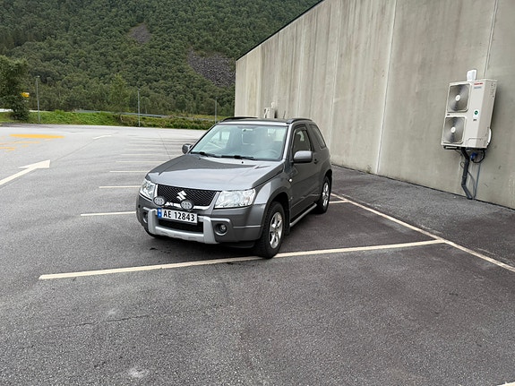 Suzuki Grand Vitara 5 of 21