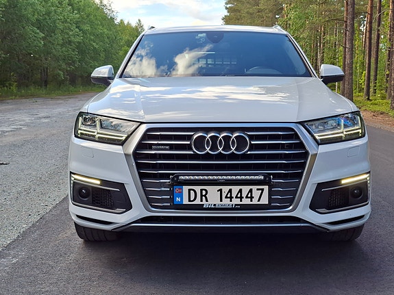 Audi Q7 4 of 30