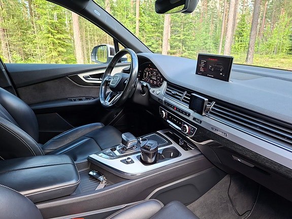 Audi Q7 28 of 30