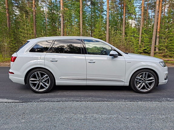 Audi Q7 15 of 30