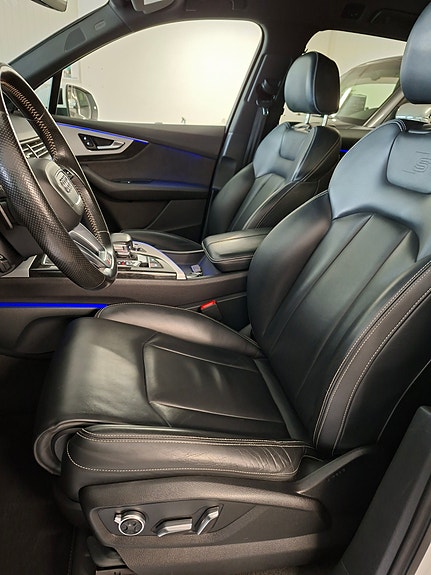 Audi Q7 20 of 30