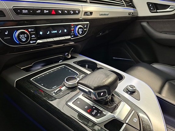 Audi Q7 7 of 30