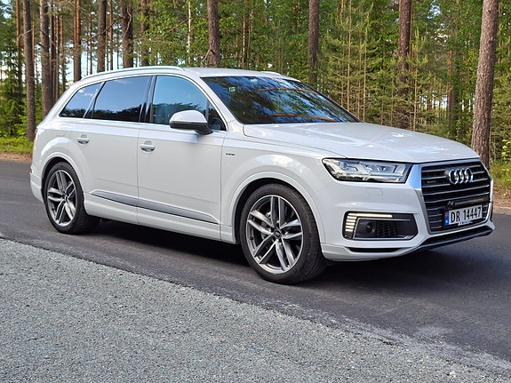 Audi Q7 30 of 30