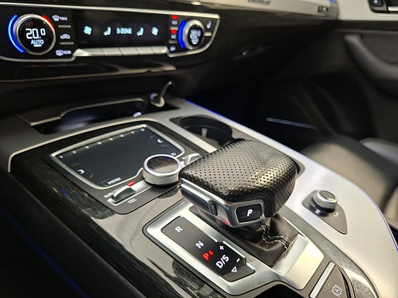 Audi Q7 5 of 30