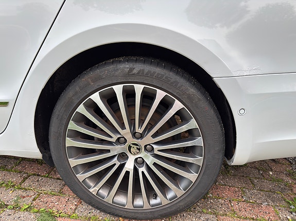 Skoda Superb 19 of 23