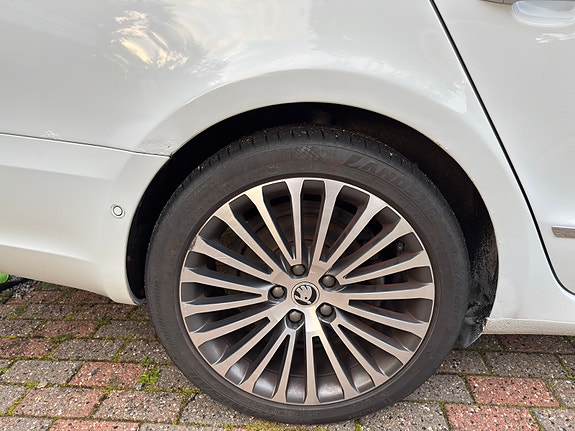 Skoda Superb 20 of 23