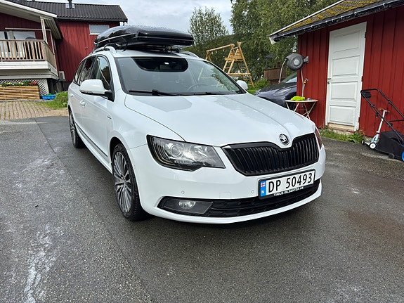 Skoda Superb 2 of 23