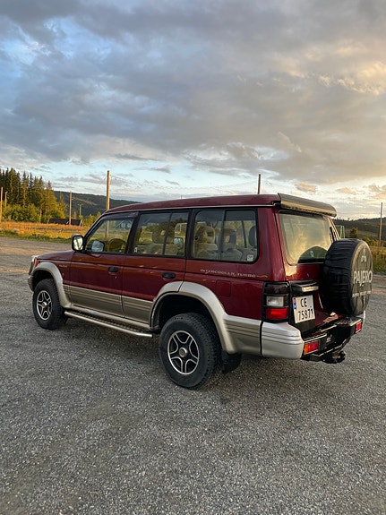 Mitsubishi Pajero 4 of 25