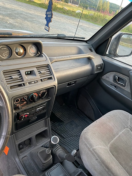 Mitsubishi Pajero 23 of 25
