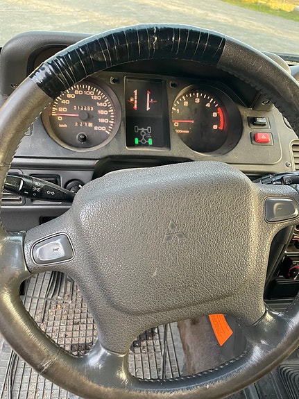 Mitsubishi Pajero 24 of 25