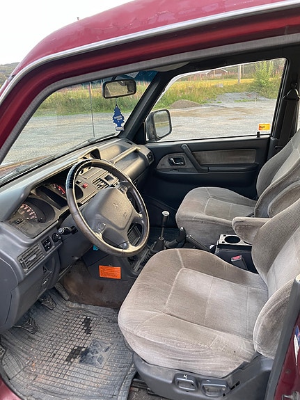 Mitsubishi Pajero 22 of 25