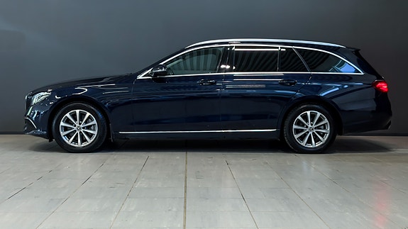 Mercedes-Benz E220 d 2 of 30