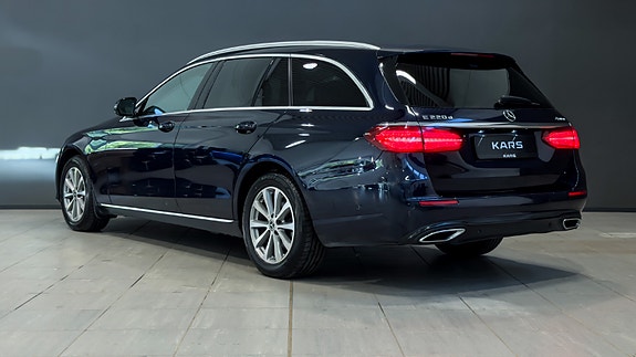 Mercedes-Benz E220 d 3 of 30