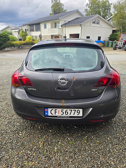 Opel Astra 4 of 9