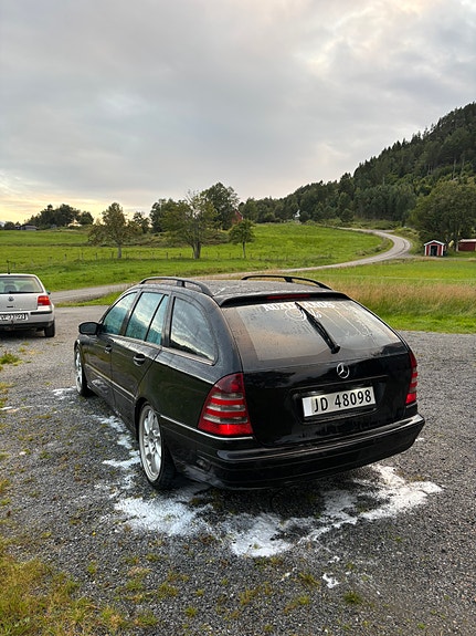 Mercedes-Benz C220 d 4 of 22