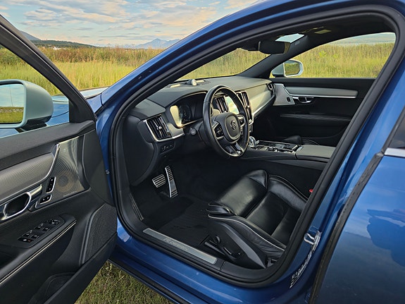 Volvo V90 27 of 30