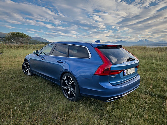 Volvo V90 3 of 30