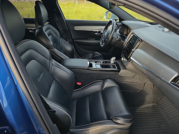 Volvo V90 26 of 30