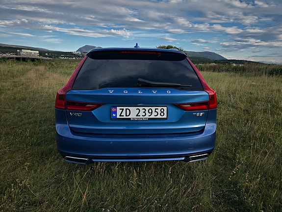 Volvo V90 4 of 30