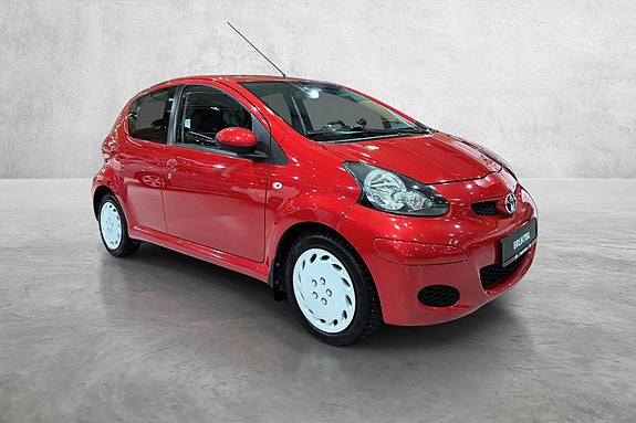 Toyota Aygo 8 of 19