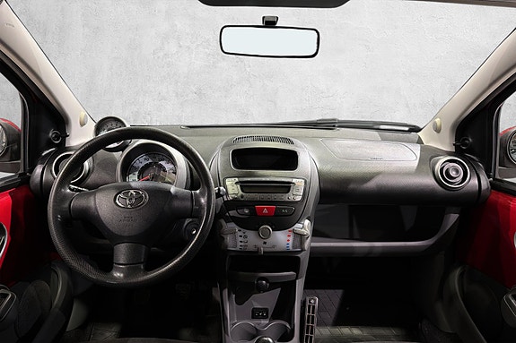 Toyota Aygo 11 of 19