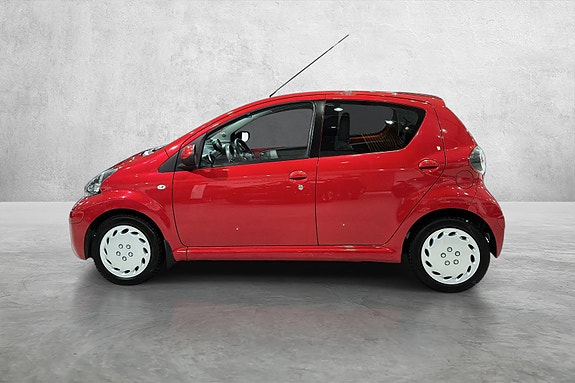 Toyota Aygo 2 of 19