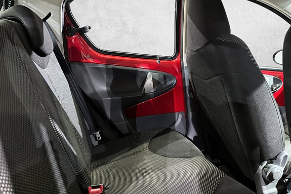Toyota Aygo 17 of 19
