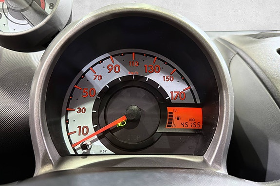 Toyota Aygo 13 of 19