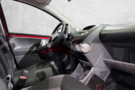 Toyota Aygo 15 of 19