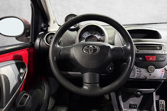Toyota Aygo 12 of 19