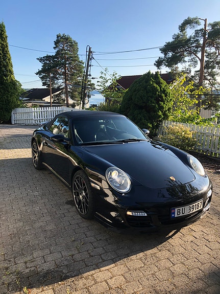 Porsche 911 4 of 17