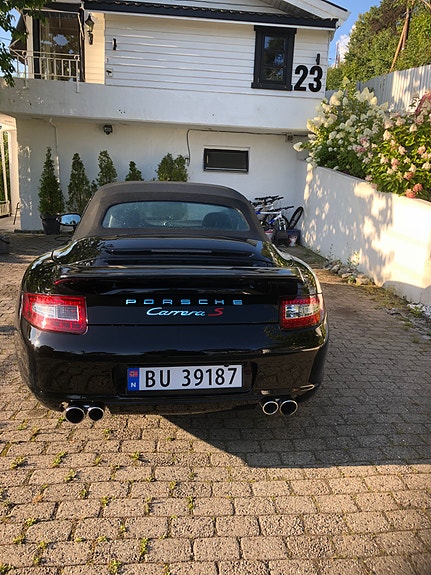 Porsche 911 3 of 17