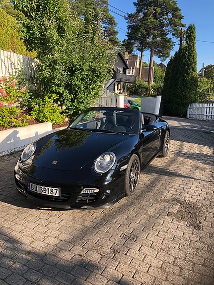 Porsche 911 2 of 17