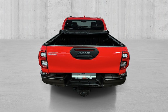 Toyota HiLux 7 of 23