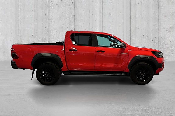 Toyota HiLux 9 of 23