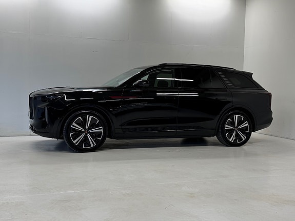 Hongqi E-HS9 9 of 29