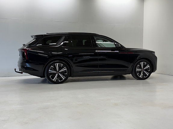 Hongqi E-HS9 16 of 29